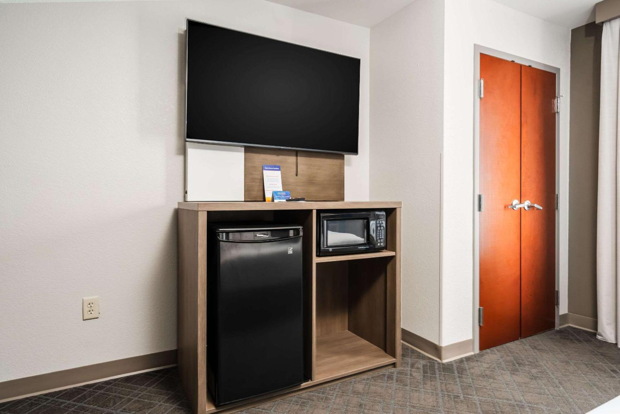Comfort Suites Columbia Northeast - Fort Jackson Buitenkant foto