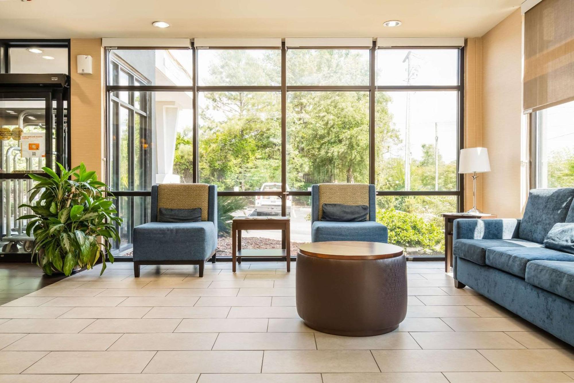Comfort Suites Columbia Northeast - Fort Jackson Buitenkant foto