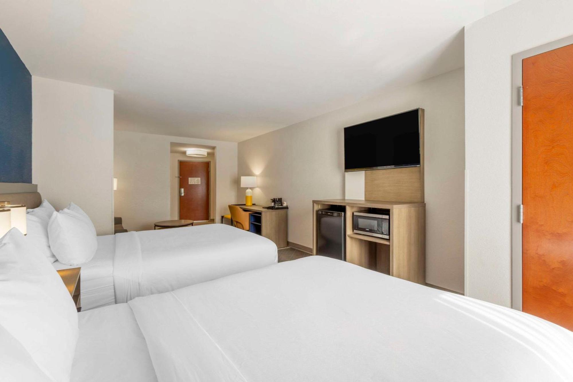 Comfort Suites Columbia Northeast - Fort Jackson Buitenkant foto