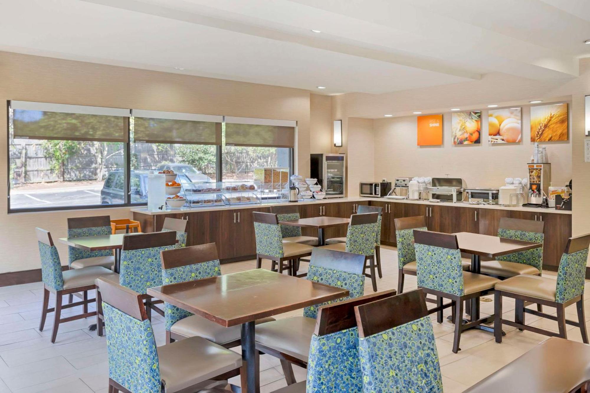 Comfort Suites Columbia Northeast - Fort Jackson Buitenkant foto