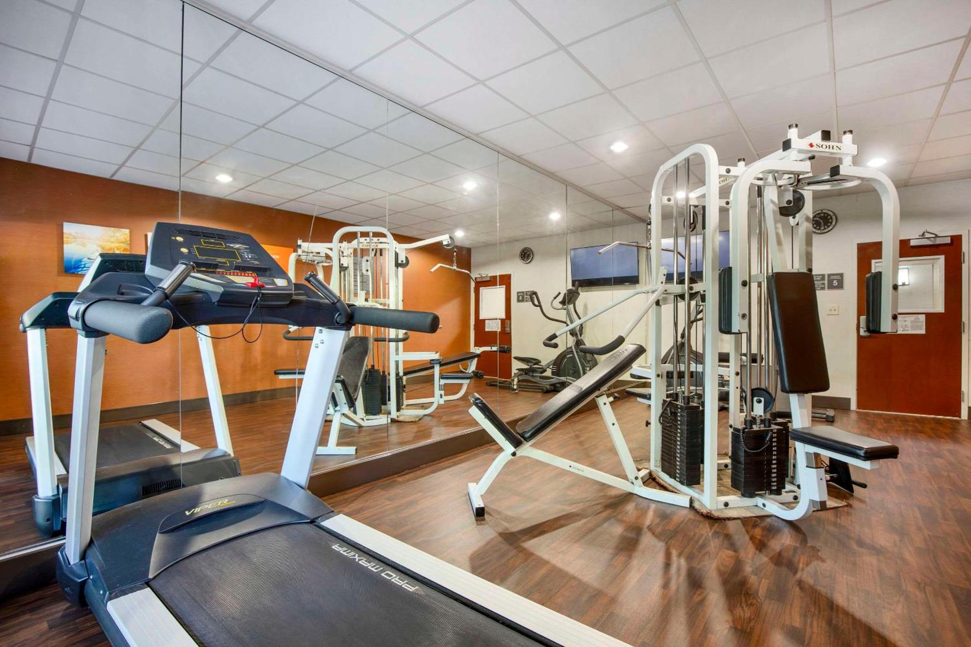 Comfort Suites Columbia Northeast - Fort Jackson Buitenkant foto