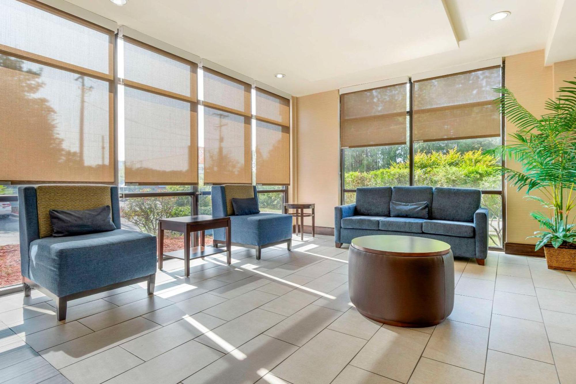 Comfort Suites Columbia Northeast - Fort Jackson Buitenkant foto