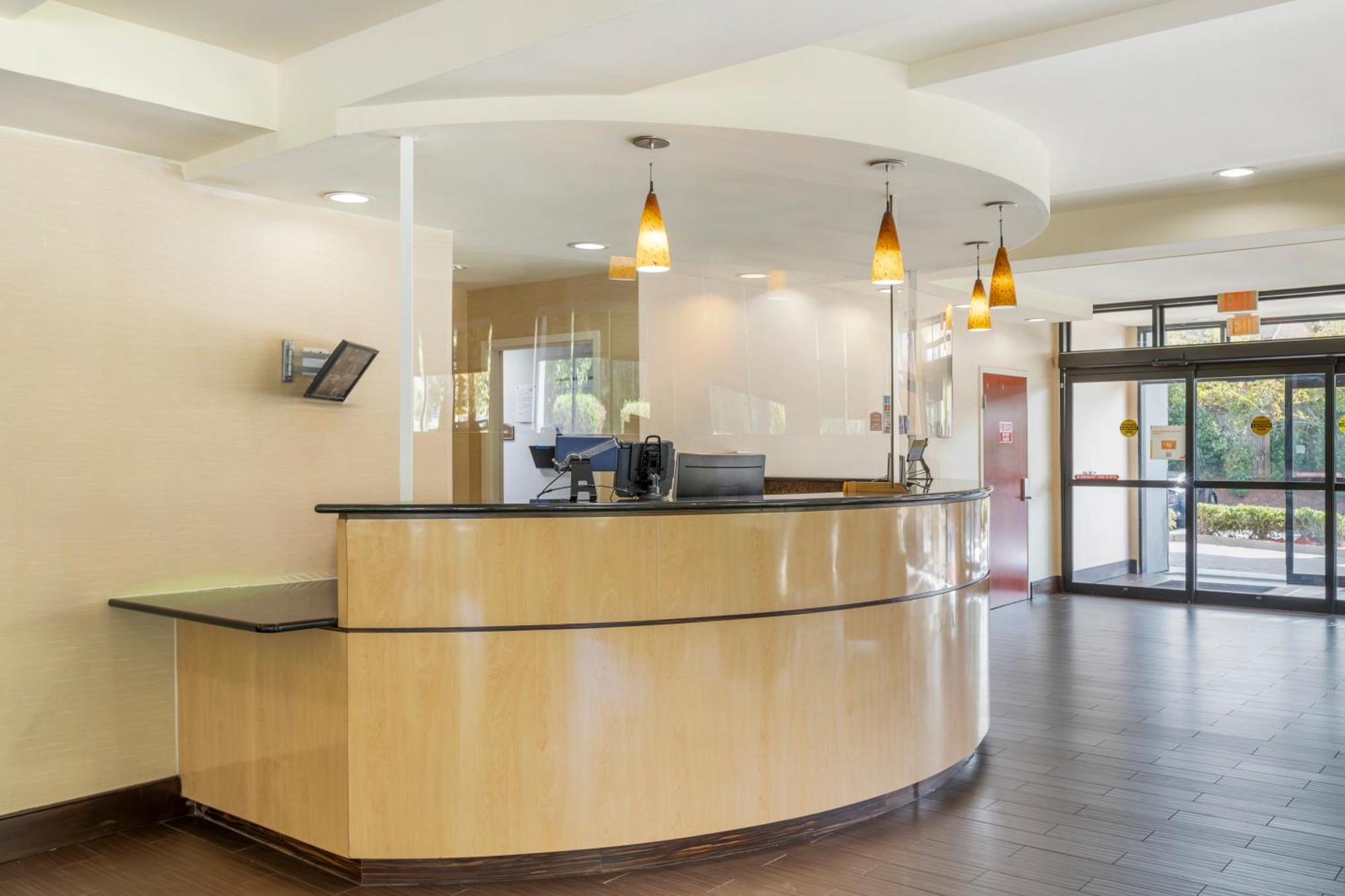 Comfort Suites Columbia Northeast - Fort Jackson Buitenkant foto